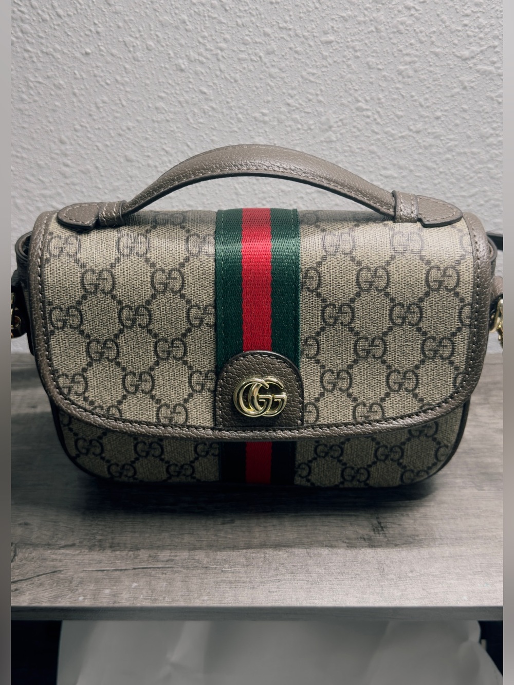 Gucci Beige GG Canvas Shoulder Bag with Red and Green Stripe 6’x9’x3’ - Picture 9 of 9